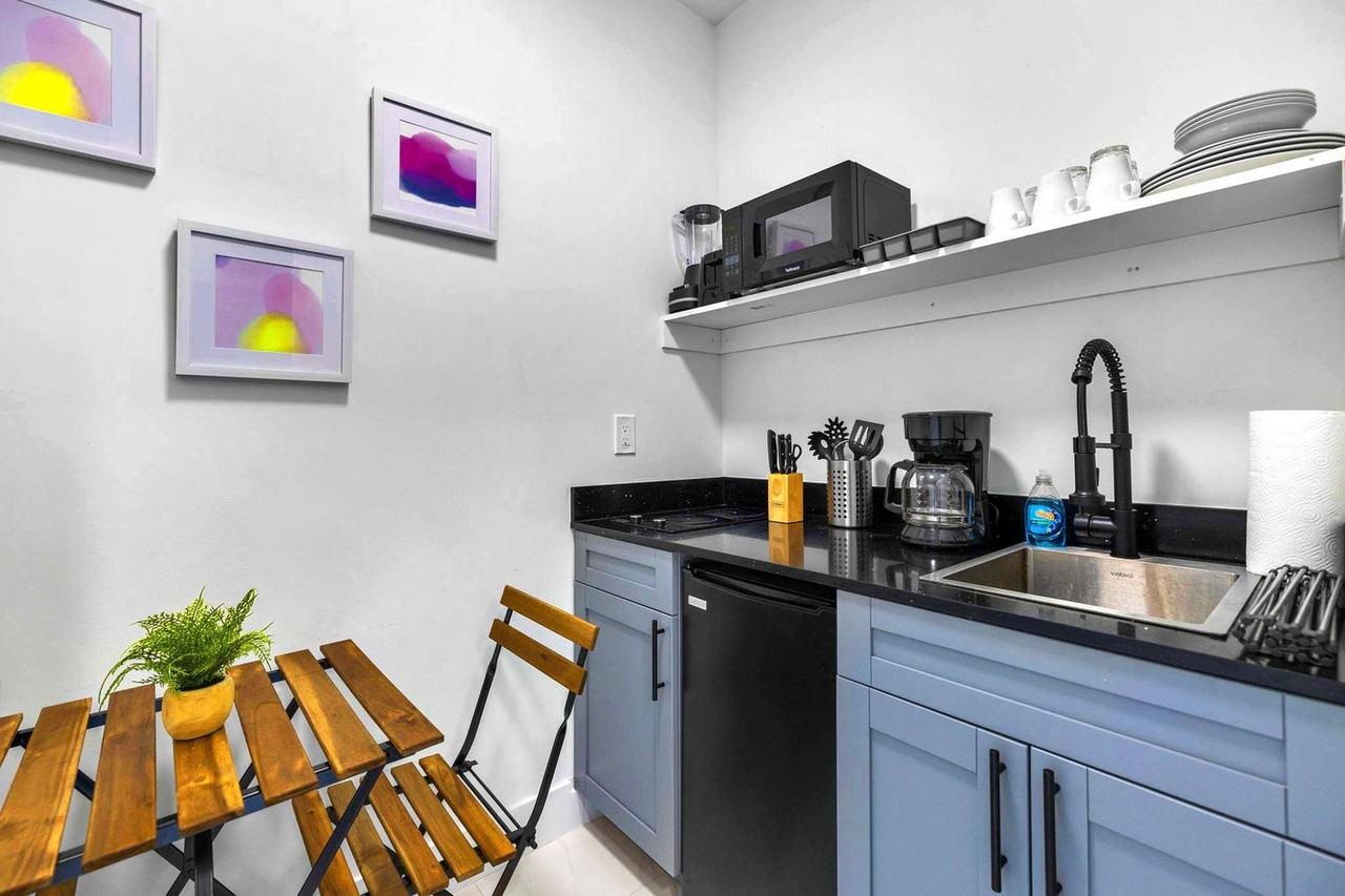 1540 Northwest 46th Street - Photo 3 of 57