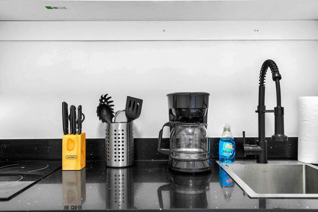 1540 Northwest 46th Street - Photo 4 of 57