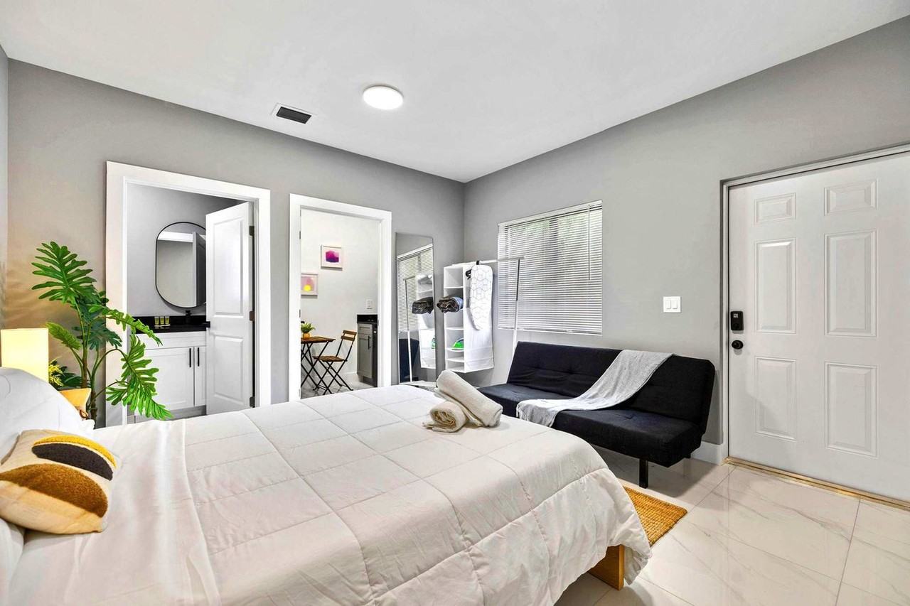 1540 Northwest 46th Street - Photo 6 of 57