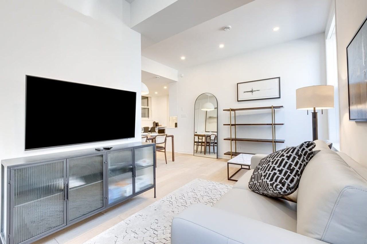 4500 Rue Hutchison #1254776P - Photo 2 of 24