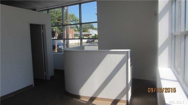 903 North Broadway - Photo 2 of 6