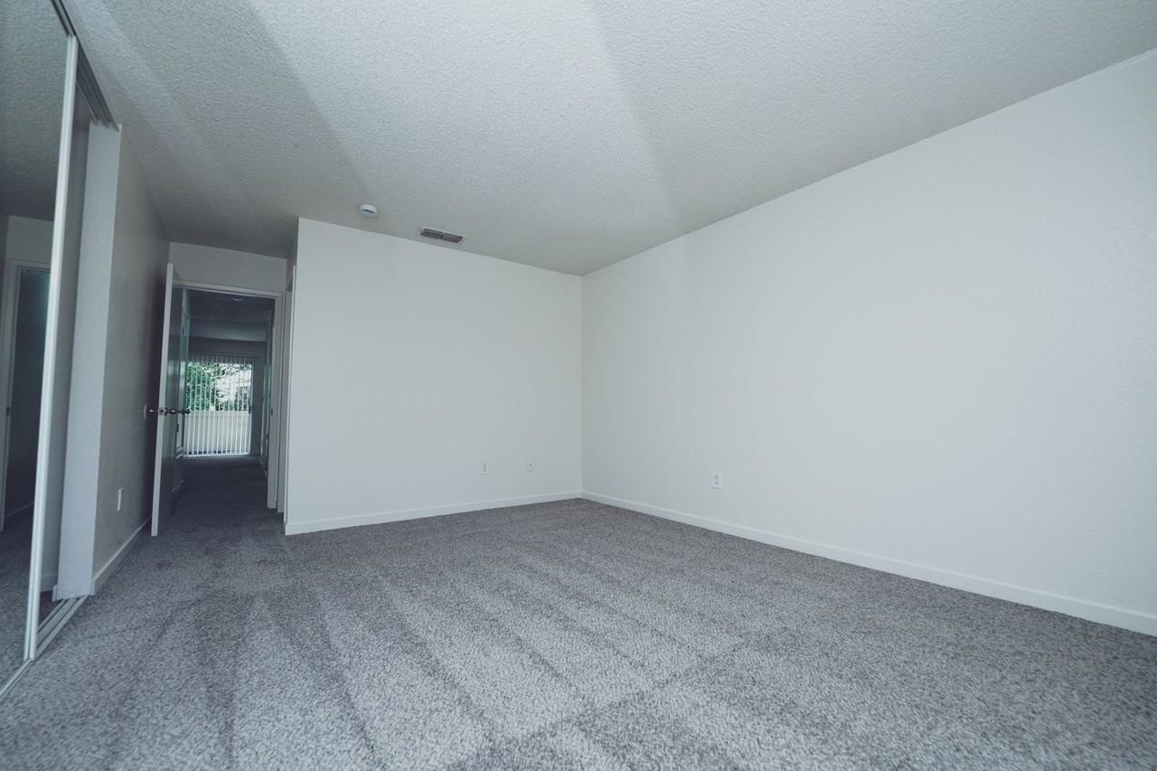 Foxworth Apartments - Photo 5 of 15