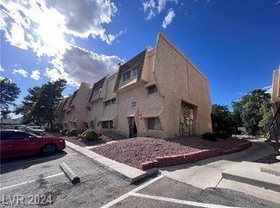 1303 Darlene Way - Photo 2 of 11