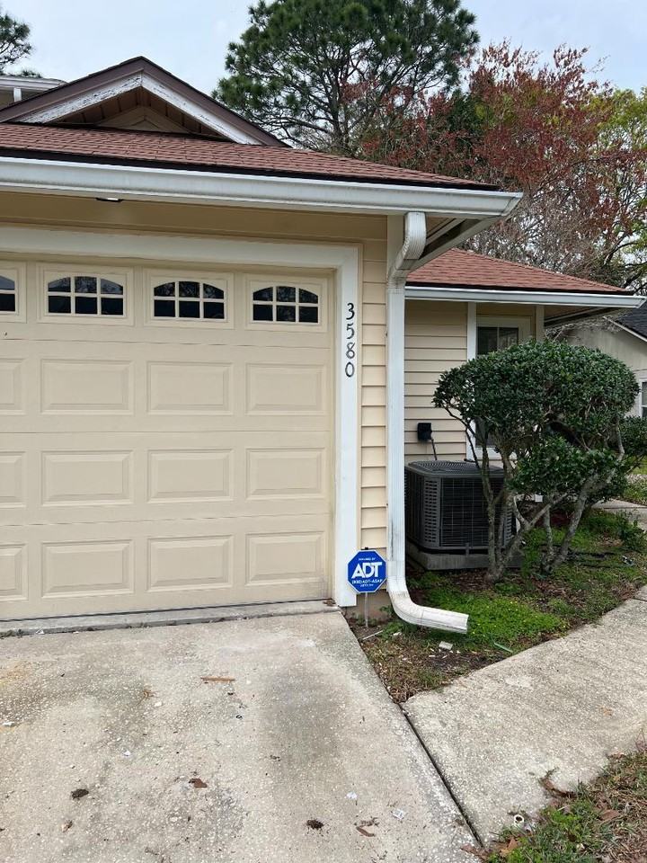 3580 Rain Forest Dr W - Photo 4 of 15