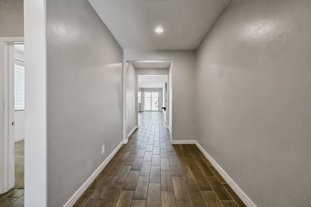 2414 East Hazeltine Way - Photo 2 of 27
