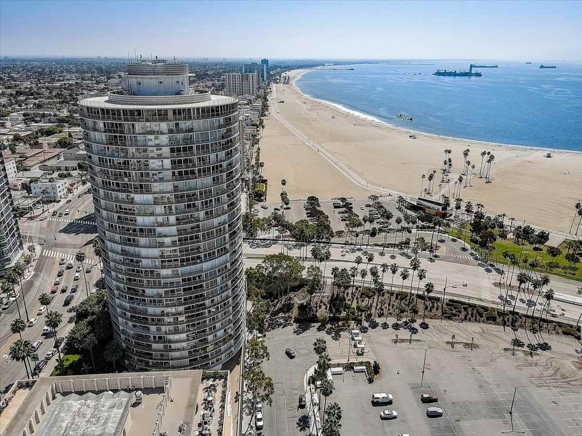 700 E Ocean Blvd #1007 - Photo 2 of 41