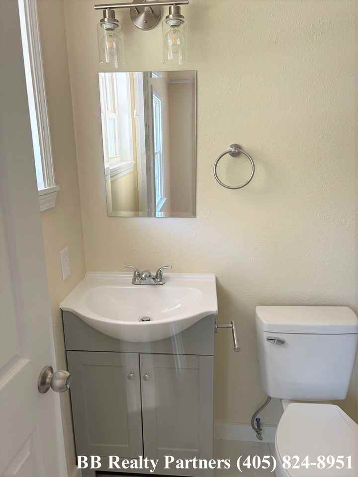 3515 E 4th St #NA - Photo 5 of 27