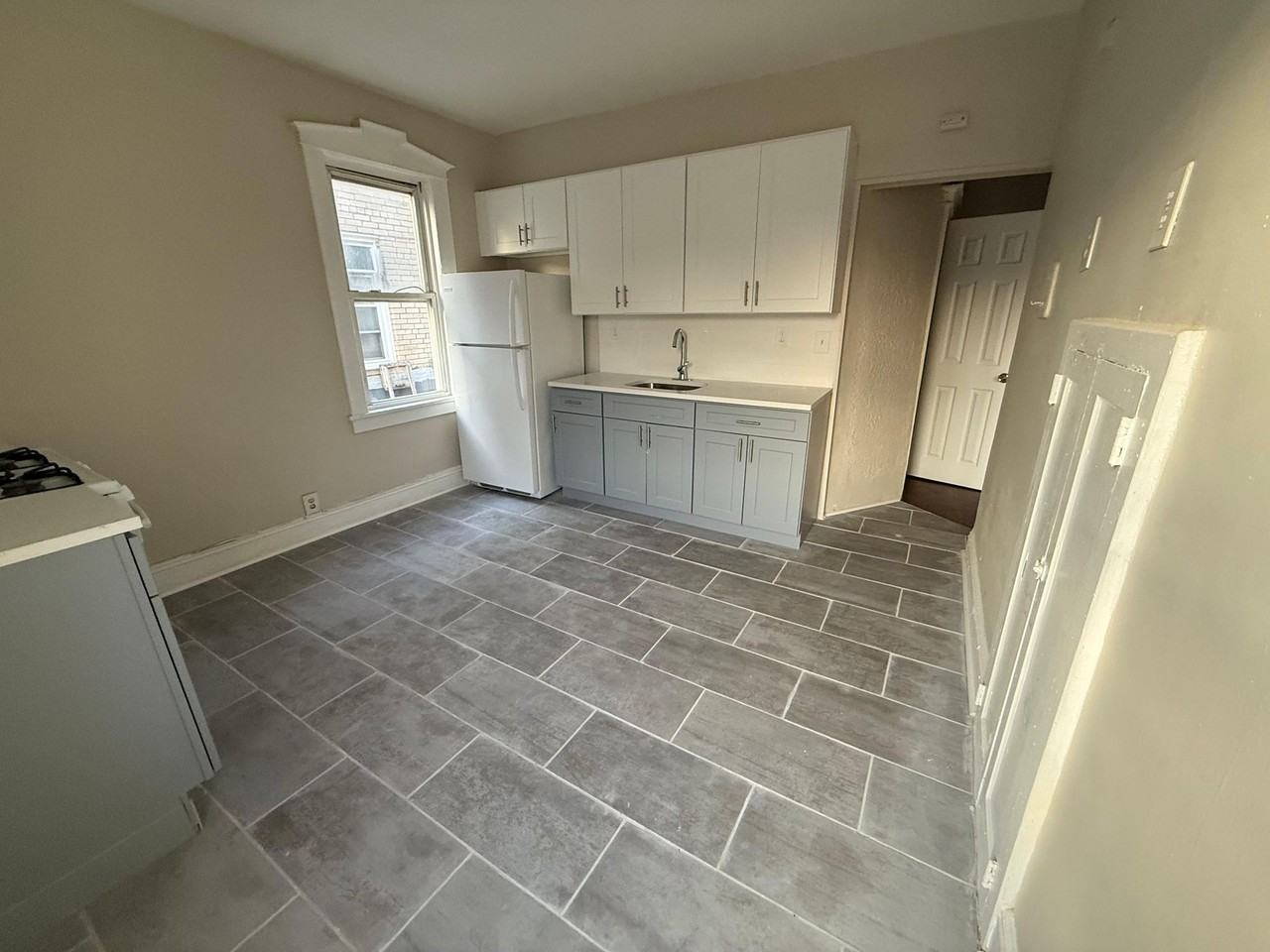 3 Larson Ct #6 - Photo 2 of 11