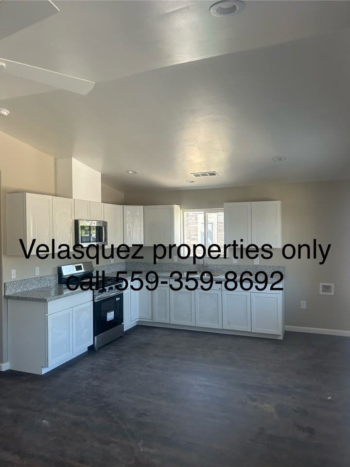 211 W Orange Ave Unit B #NA - Photo 2 of 9