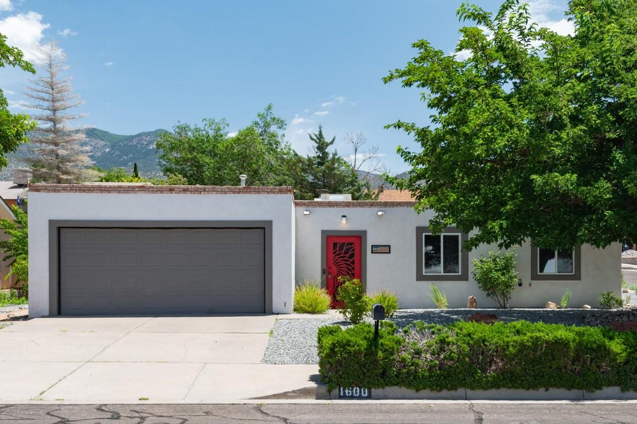 1600 Cullen Ln Ne - Photo 2 of 20