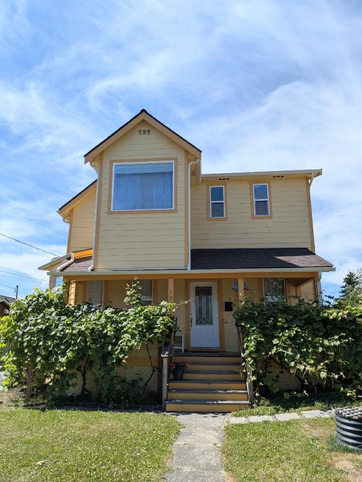 2211 I St - Photo 2 of 11