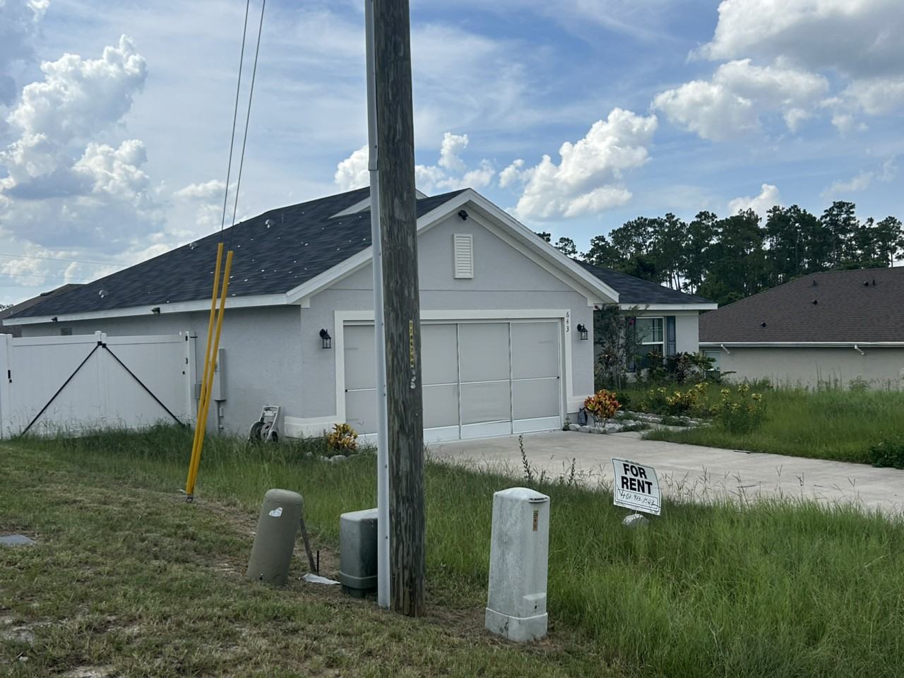 643 Desmoines Ct - Photo 2 of 19