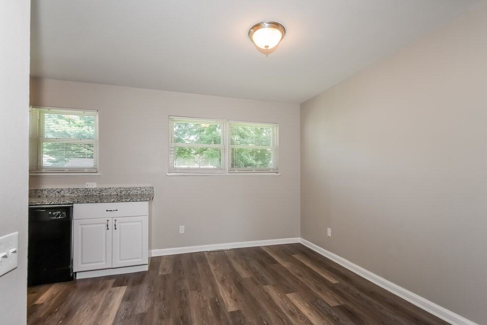 2325 Flamingo Dr - Photo 7 of 17