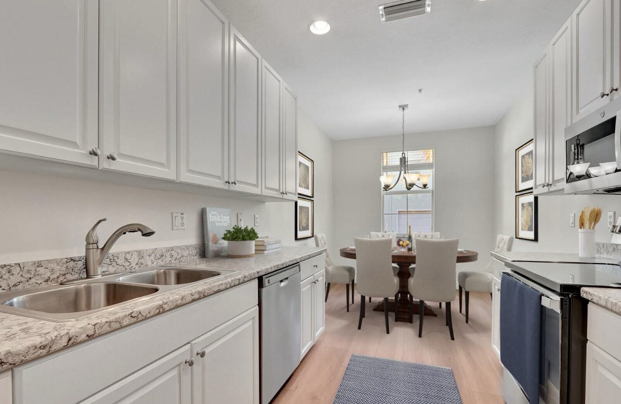 4313 Parkside Dr - Photo 3 of 20