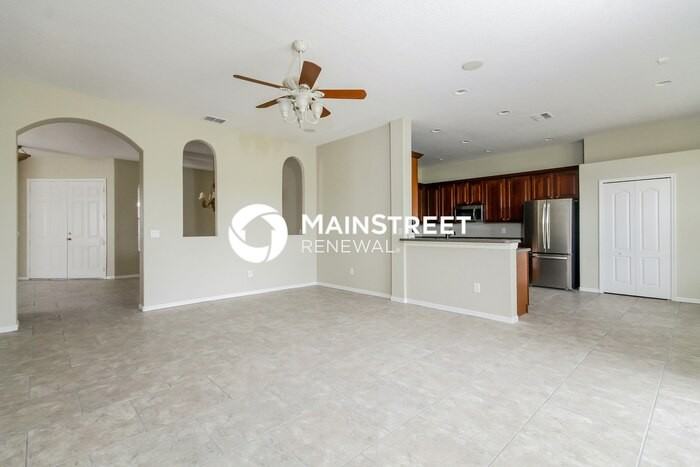 2208 Tarragon Ln - Photo 3 of 15