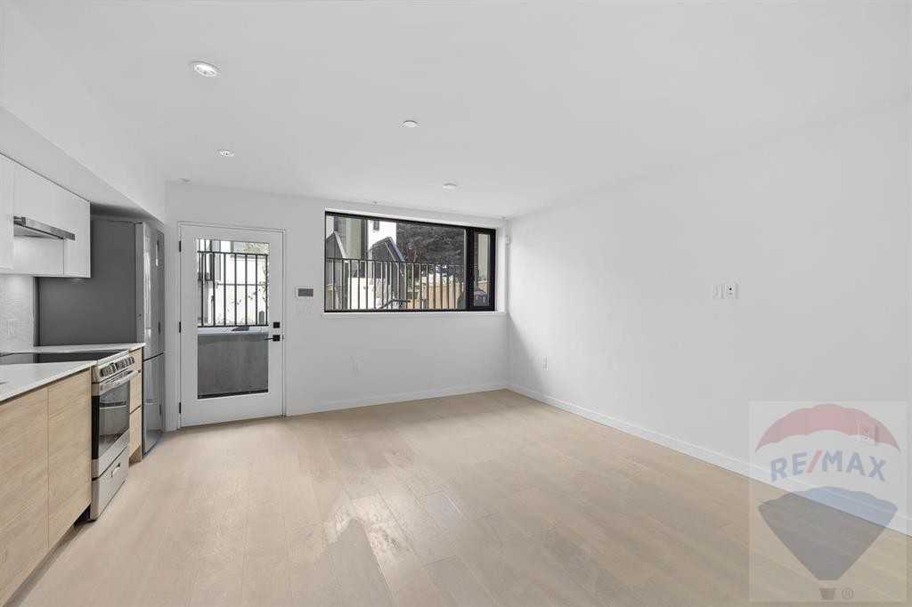 539 East 6th Avenue - Photo 4 of 14