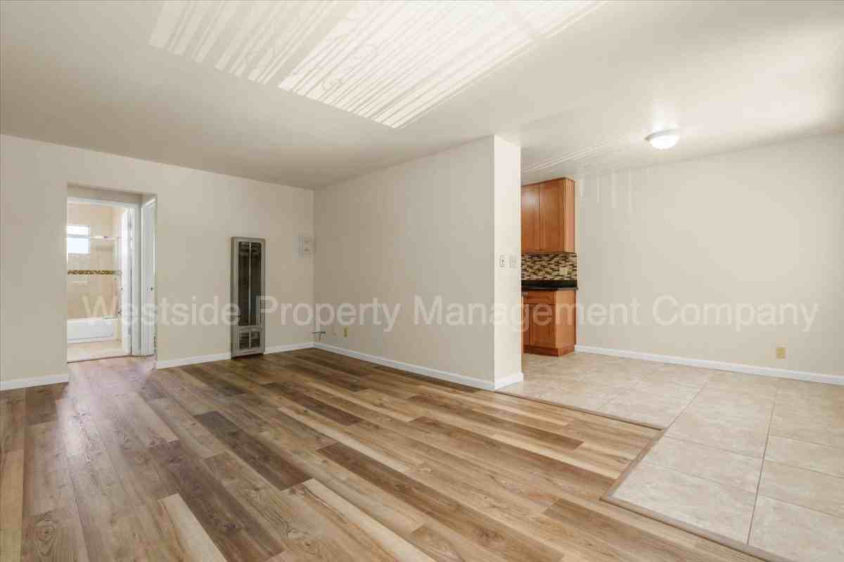 243 Superior Drive #C - Photo 2 of 9