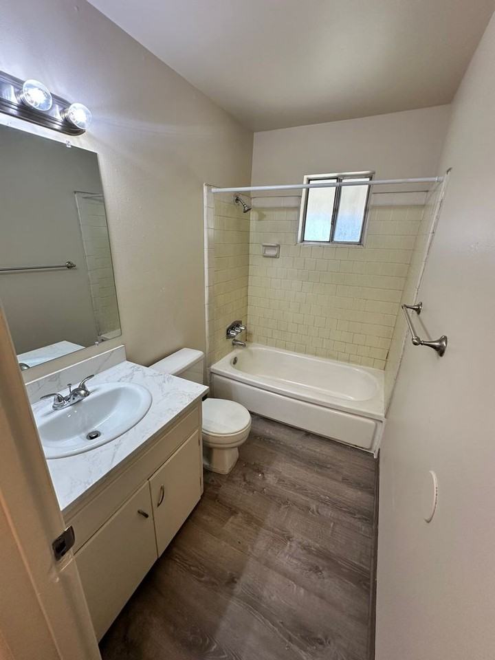 222 N. C Street - Photo 5 of 8