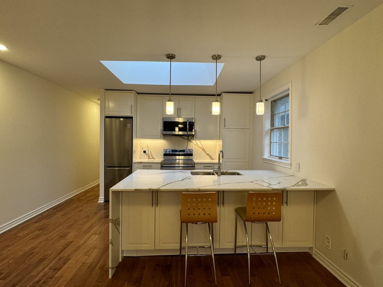 110 Braemar Ave - Photo 2 of 8