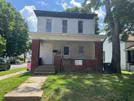 featured image of 117 E College St