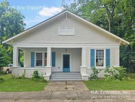 1709 8th St - Photo 1 of 1