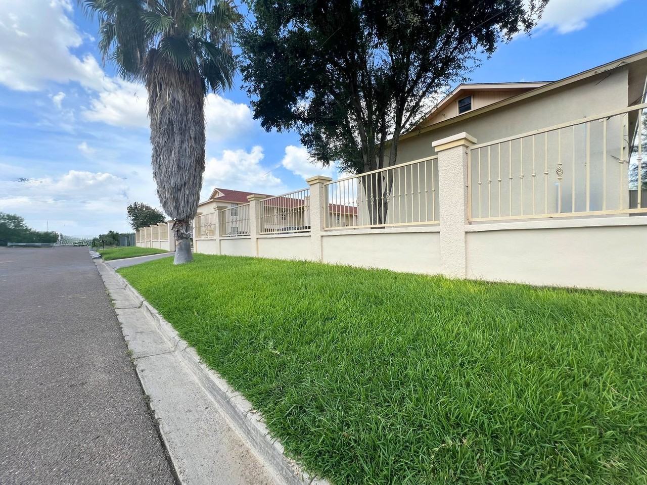 Oasis Escondido - Photo 2 of 27
