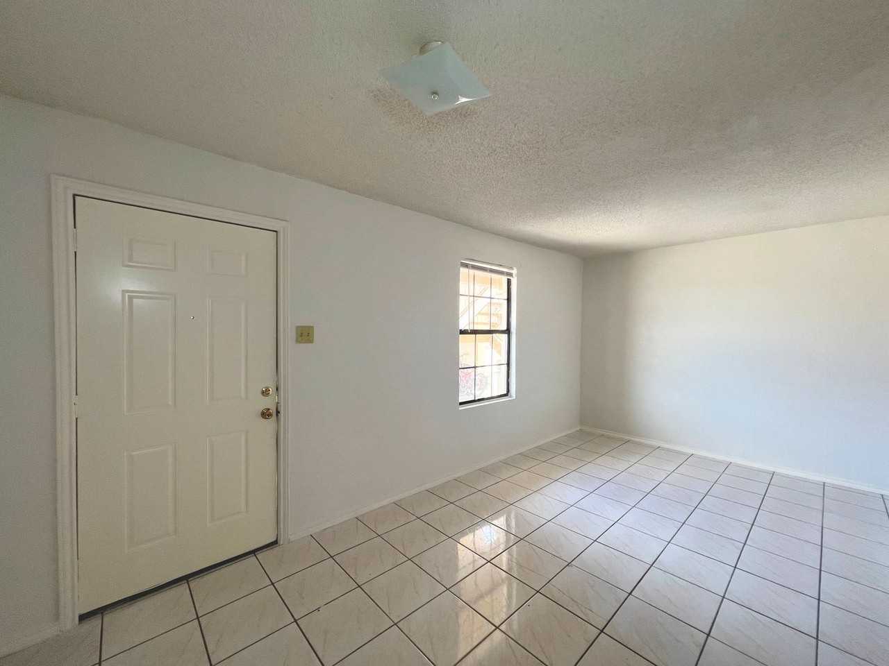 Oasis Escondido - Photo 2 of 11