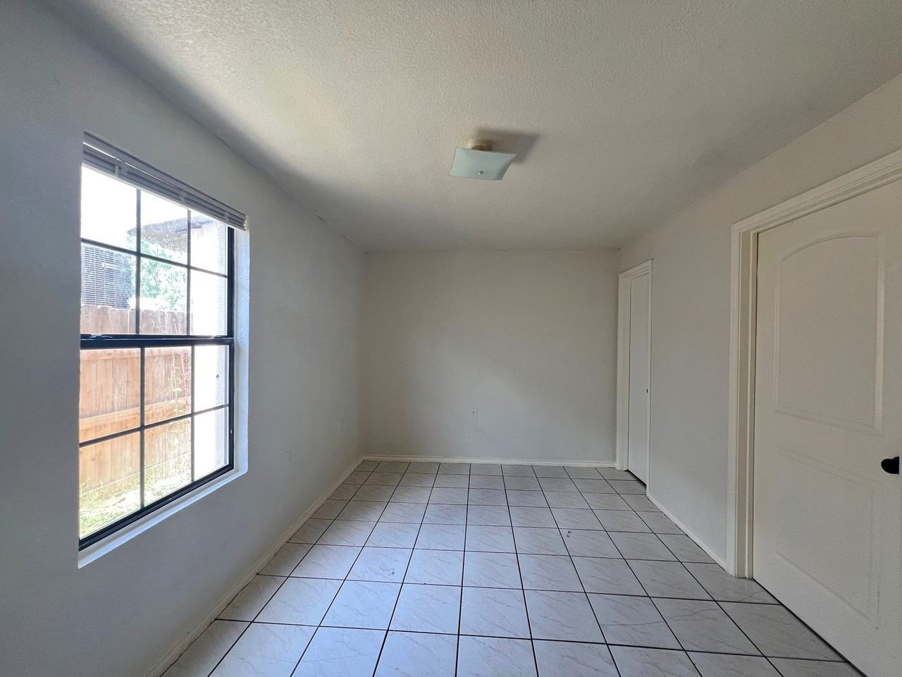 Oasis Escondido - Photo 4 of 11