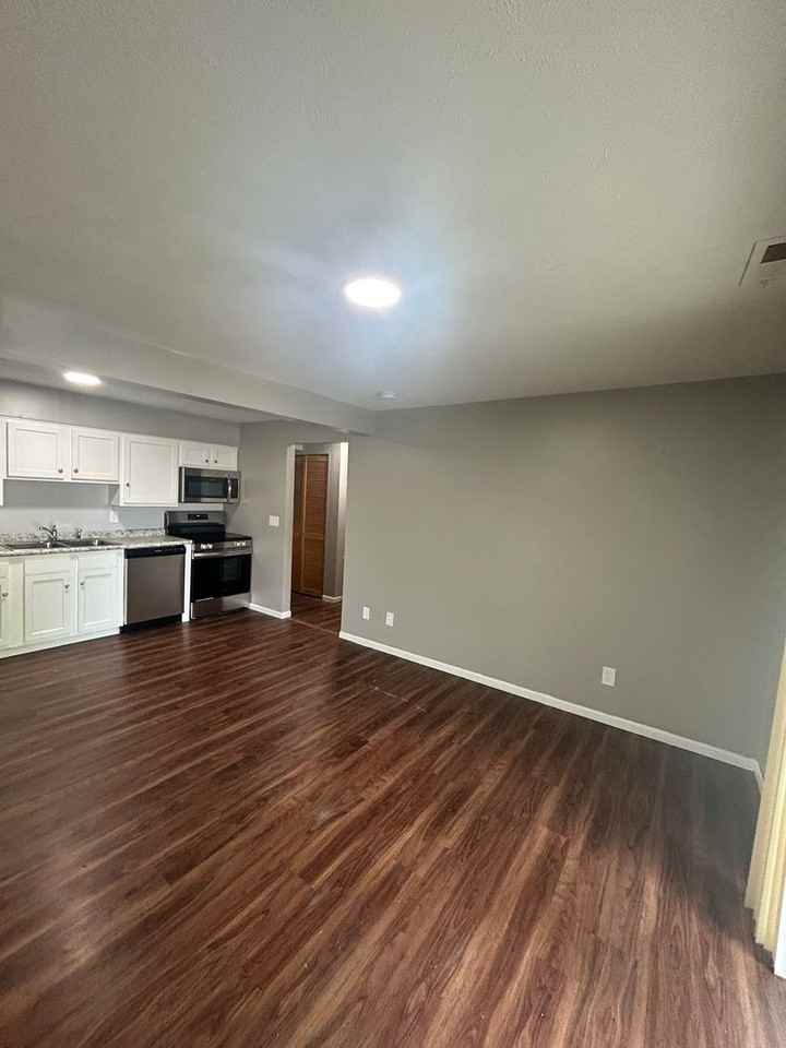 Lincoln Landing Apartments - Photo 5 of 14