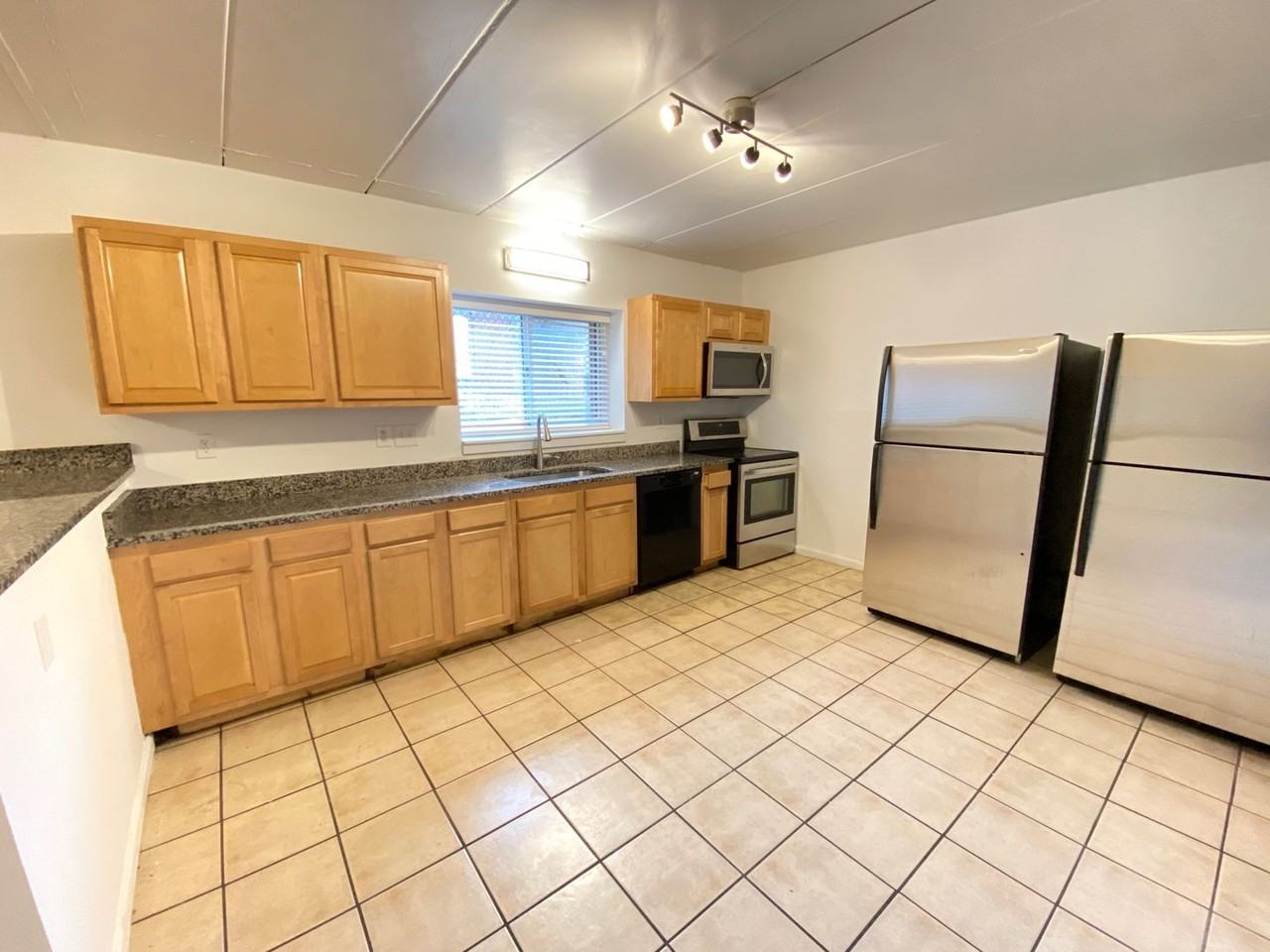 153 E 12th Ave - Photo 3 of 50