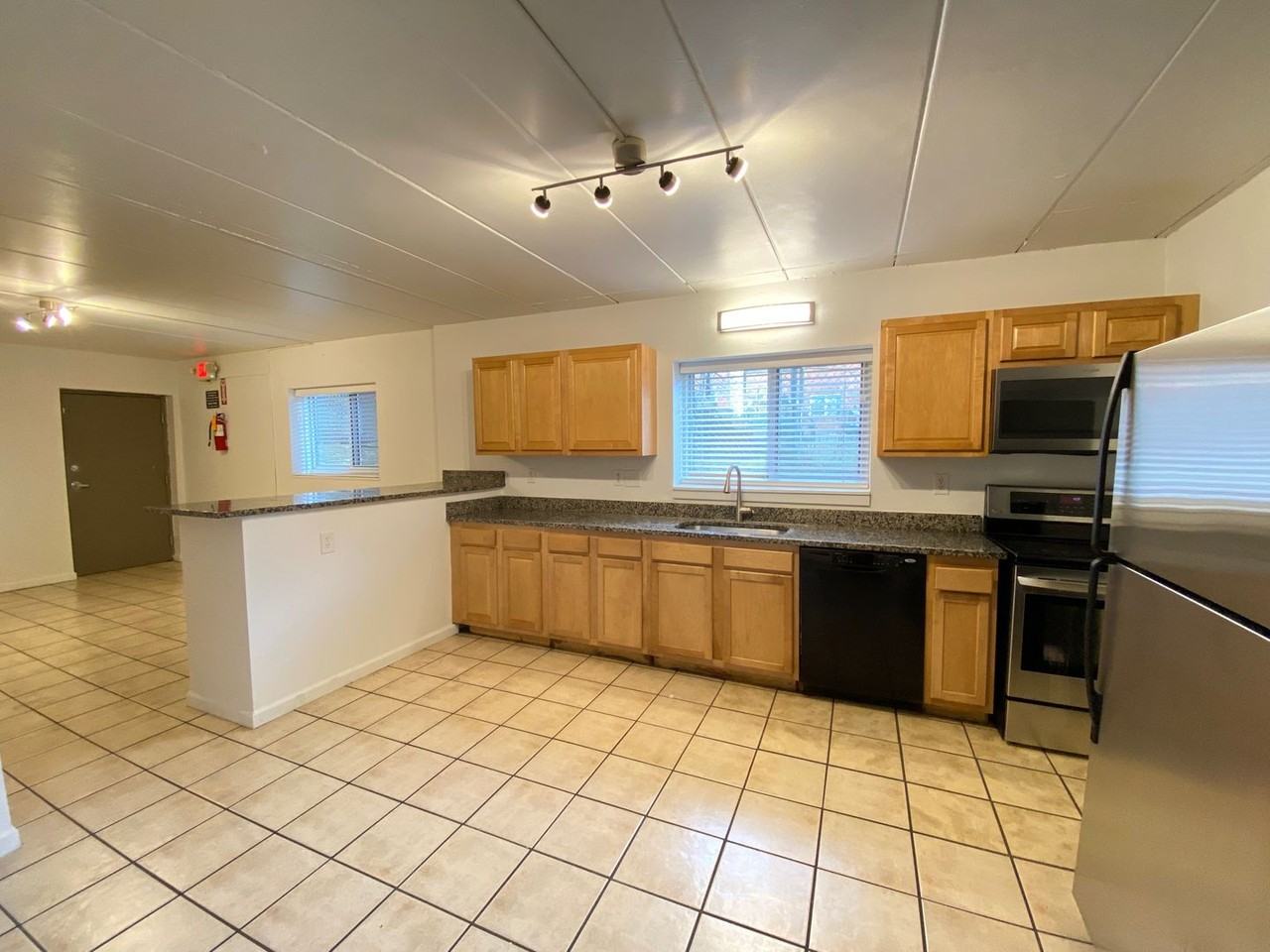 153 E 12th Ave - Photo 4 of 50