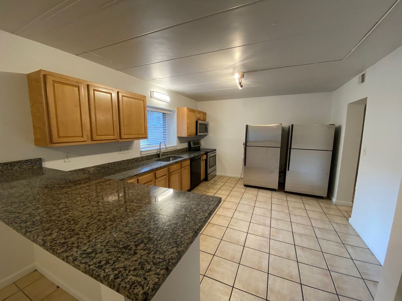 153 E 12th Ave - Photo 5 of 50