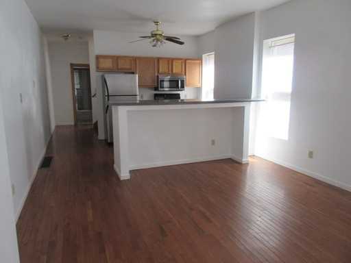 1616-1618 Summit St - Photo 5 of 20