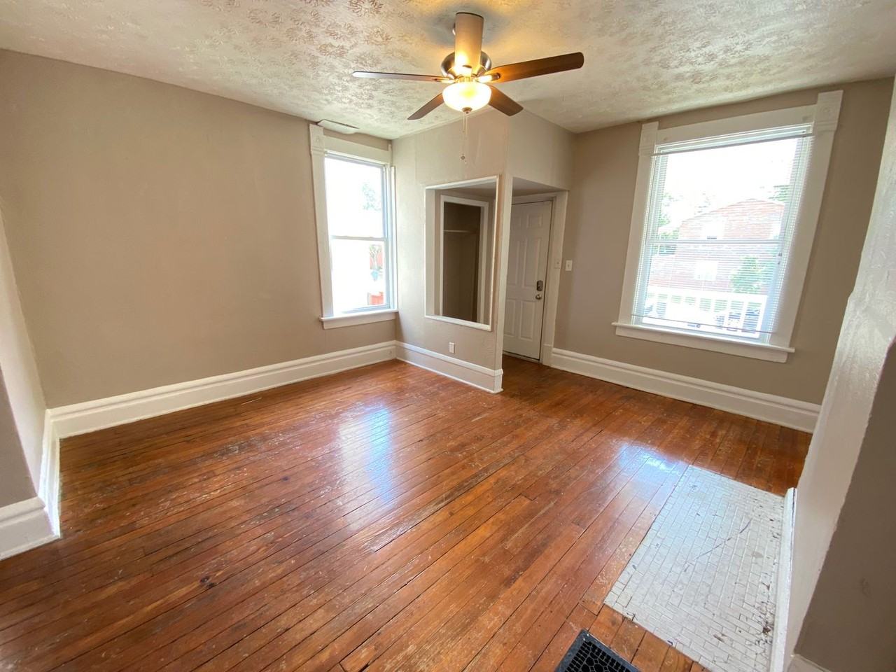 Hunter Ave 1438-1440 ONYX - Photo 4 of 35