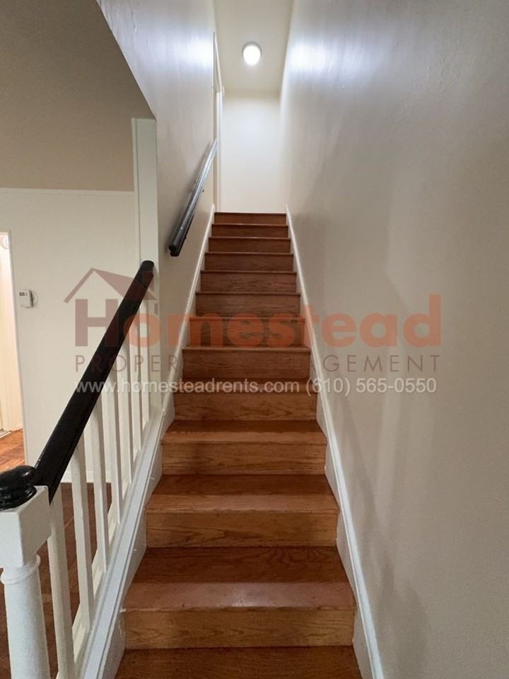 559 Wiltshire Rd - Photo 7 of 24