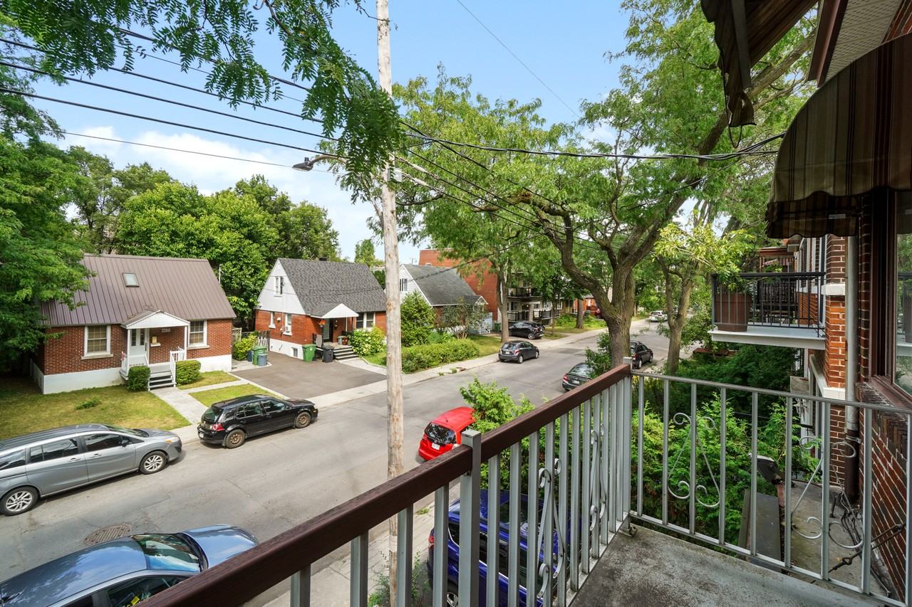 6672 28e Avenue - Photo 3 of 13