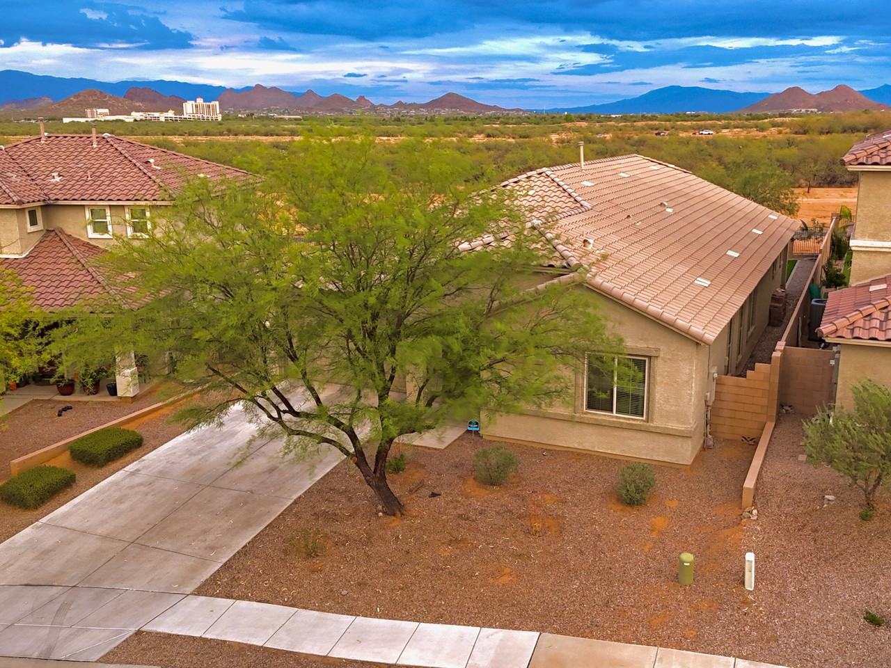 7271 S Valley Stream Dr - Photo 2 of 33