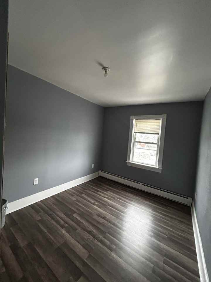 63 Brayton Ave - Photo 2 of 8
