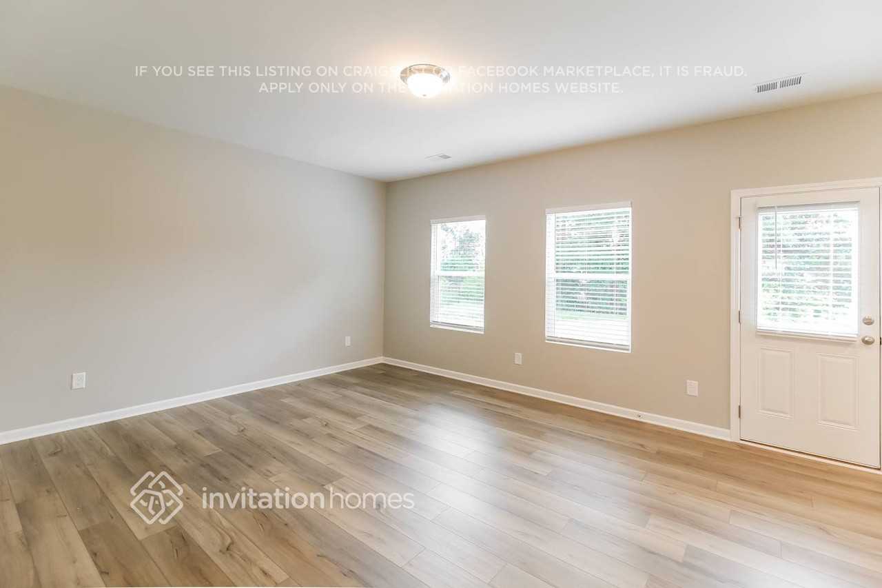 2084 Boxwood Cir - Photo 6 of 18