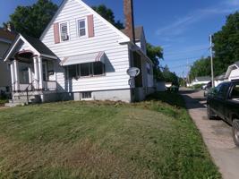 featured image of 1218 N 19th Ave E