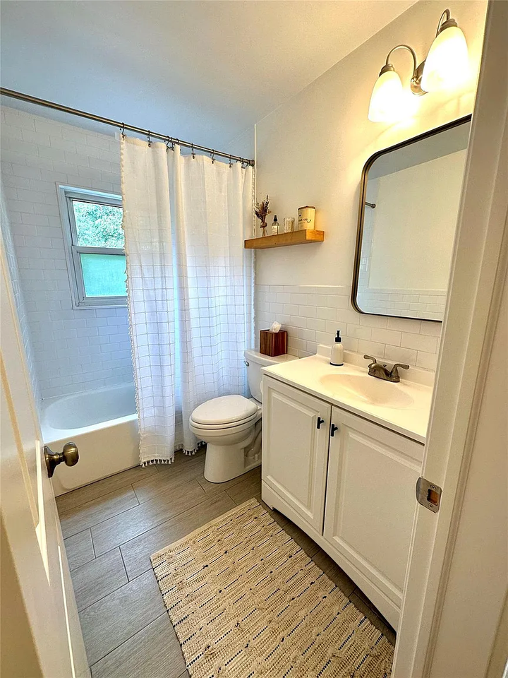 143 Laurel Ave #3 - Photo 2 of 15