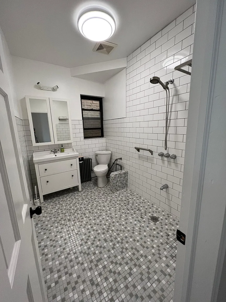 1088 Castleton Ave #2A - Photo 2 of 7