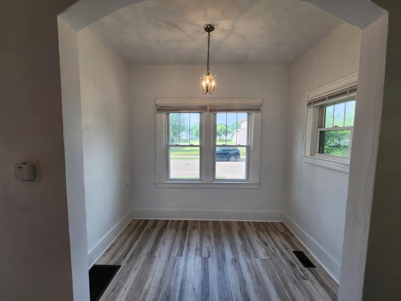 1378 Bellefair Ave - Photo 5 of 22