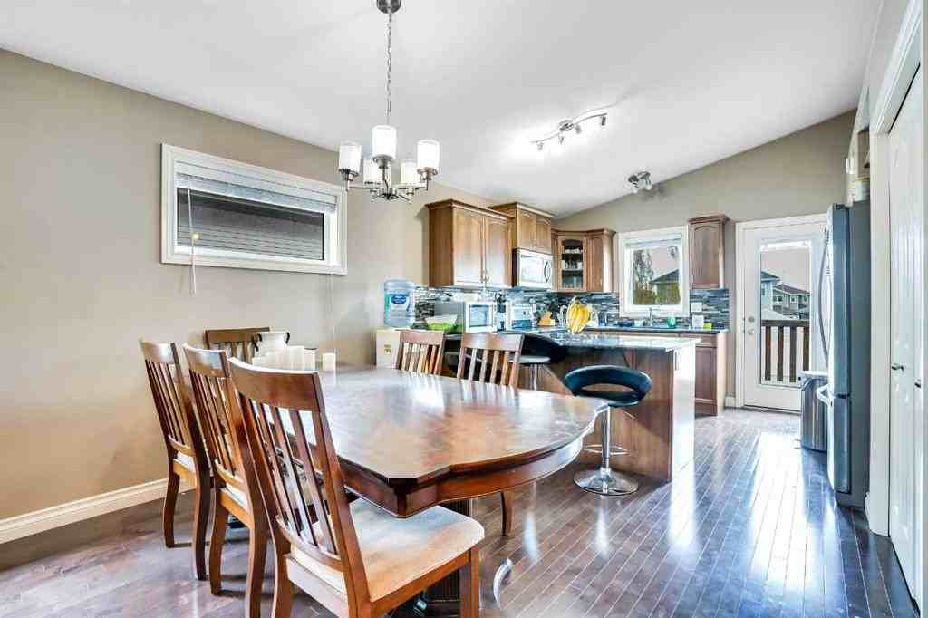 370 Teasdale Dr Uppr - Photo 2 of 9