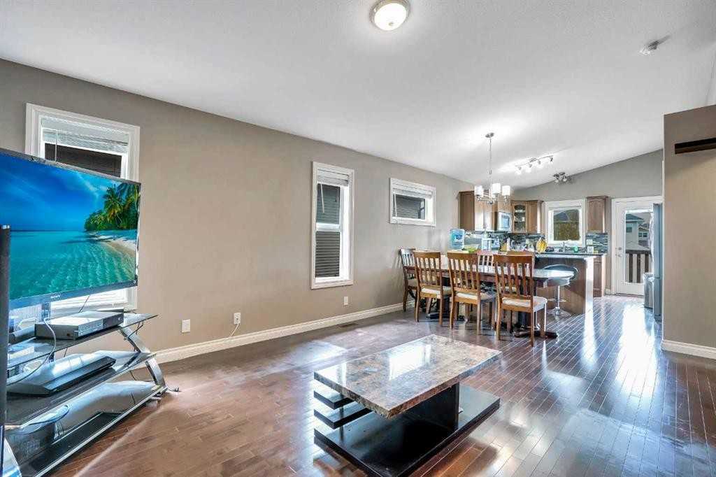 370 Teasdale Dr Uppr - Photo 3 of 9