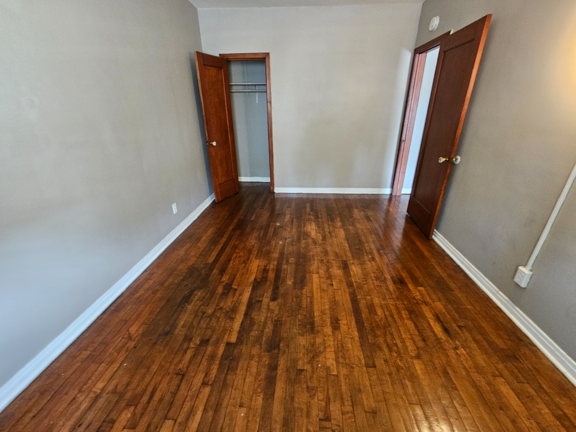 45 Krakow St - Photo 2 of 11