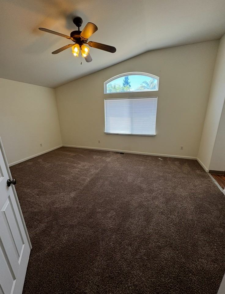 1785 Queensland Ave - Photo 6 of 27