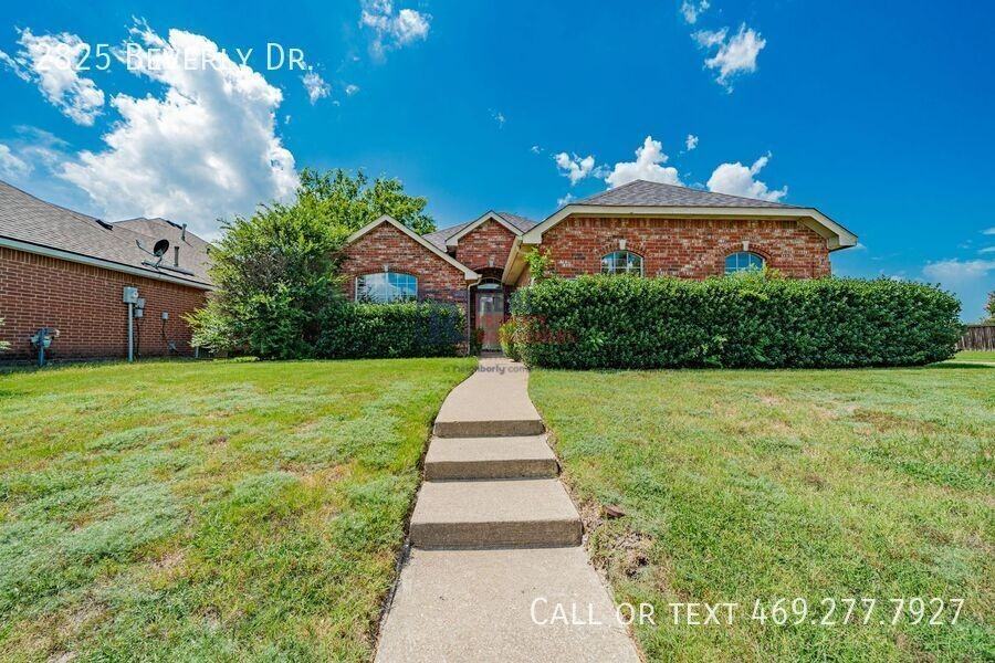 2825 Beverly Dr - Photo 2 of 25