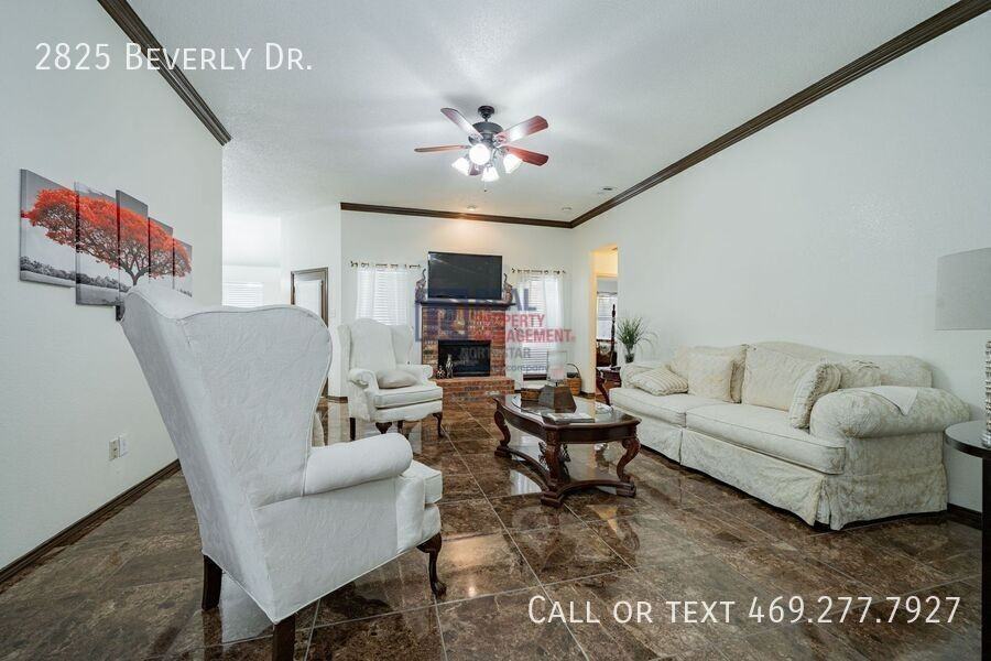 2825 Beverly Dr - Photo 4 of 25