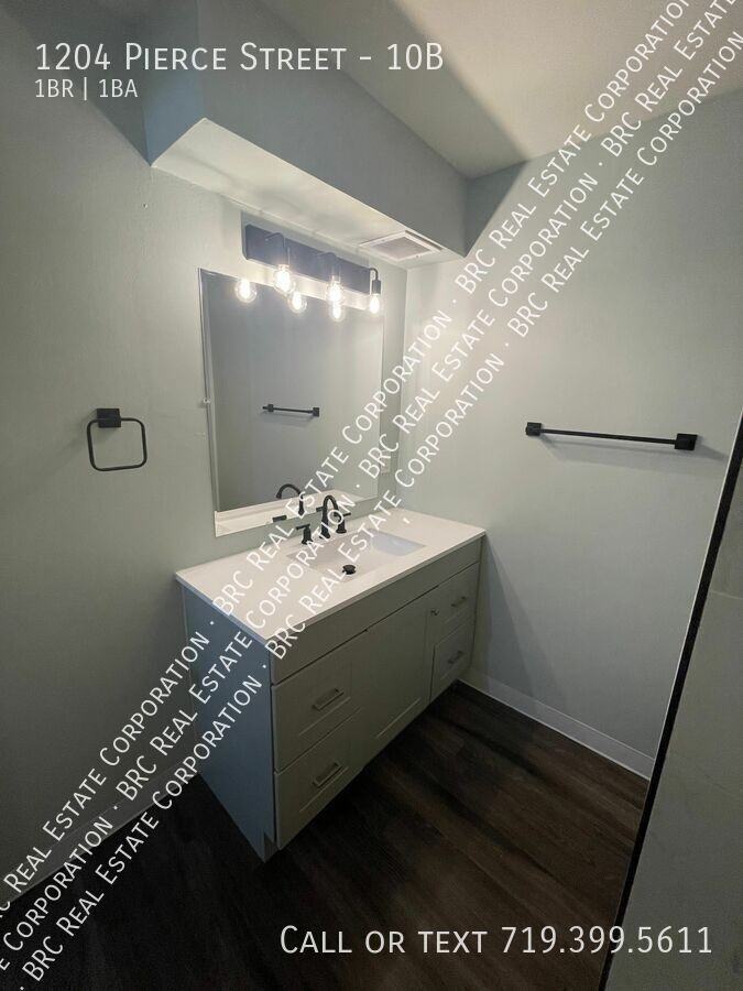 1204 Pierce St #10B - Photo 3 of 8